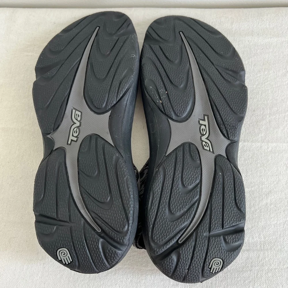 New Teva Original Universal sandals in black and gray SIZE 13